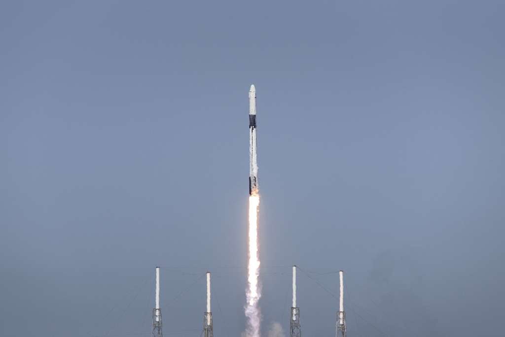 SpaceX Falcon 9 Launch from cape Canaveral space force base